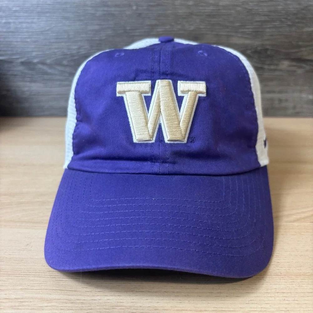 Washington Huskies Hat‎ Cap Strap Back Purple Nike Mesh Back Adjustable
